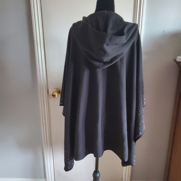 Marc New York Andrew Marc Embellished Shawl Cape w/ hood pom pom OS Evening Cozy - Picture 3 of 14